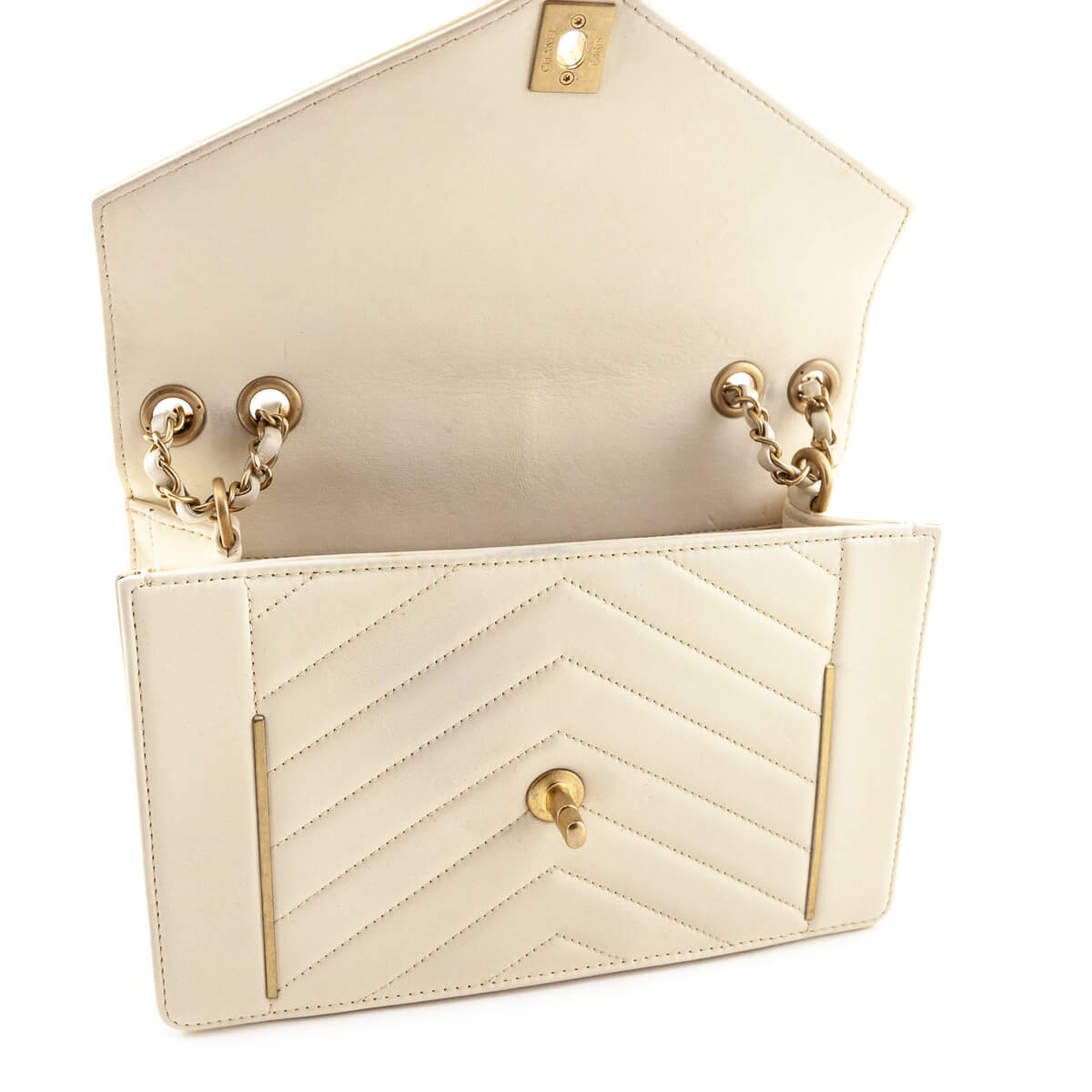 Chanel Ivory Lambskin Reversed Chevron Quilted Flap Bag - Love that Bag etc - Preowned Authentic Designer Handbags Preloved Fashions